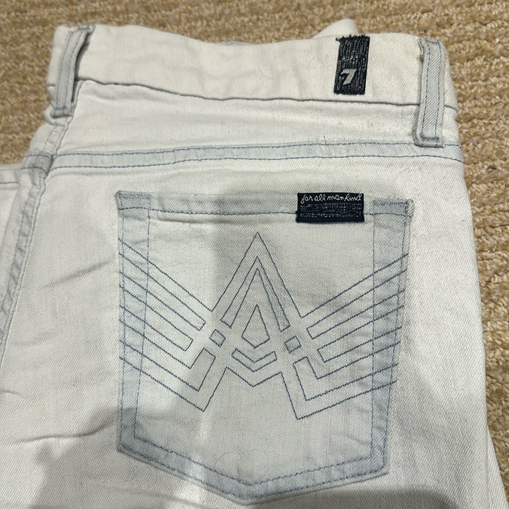Seven jeans. Size 28